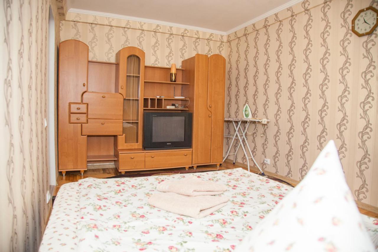 1 Room Apart On Str. Ukrainskaya 34 Zaporizhia Eksteriør bilde